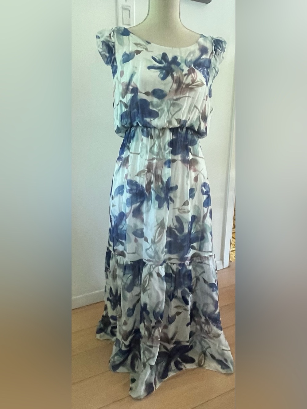 Le Ragazze Italy Silk Floral Maxi Dress Watercolor Flutter Sleeve NEEDS REPAIR
